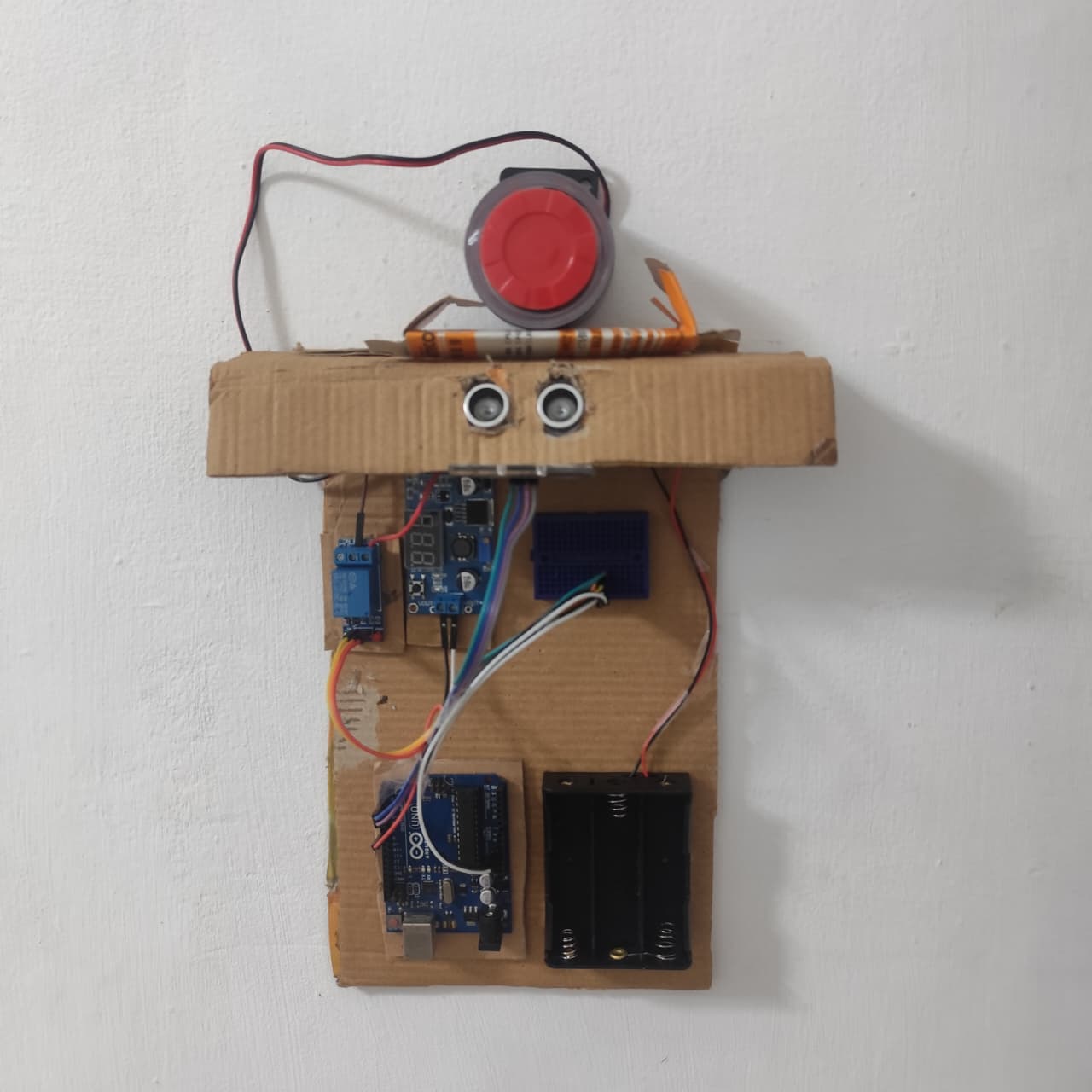 Sistem Keamanan Warung Anti-Maling Berbasis Arduino (Low Cost)